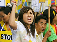 england-protest-wenjia-200.jpg