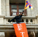ttsundu-wen-jiabo-4-11-2005.jpg