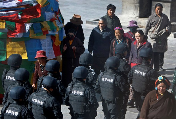 རྒྱ་ནག་གཞུང་གིས་རྒྱབ་ཤ་དཀར་པོ་བཏོན་ནས་བོད་ནང་ཡར་རྒྱས་བཏང་ཡོད་ཚུལ་དྲིལ་བསྒྲགས་བྱས་འདུག