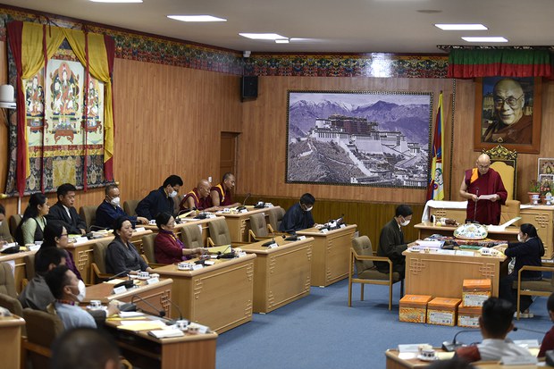གངས་ལྗོངས་དཔལ་འབྱོར་ཞབས་ཞུ་ཁང་གི་ཐད་ཞིབ་འཇུག་ཚོགས་ཆུང་འཛུགས་རྒྱུ་གྲོས་ཚོགས་ནང་ཐག་ཆོད་བྱུང་འདུག