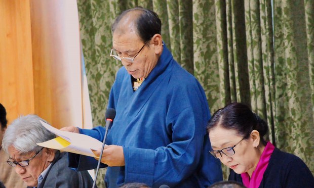 ཁྲིམས་སྒྲིག་བསྐྱར་བཅོས་འཆར་ཟིན་ཚོགས་ཆུང་གི་ལས་བསྡོམས་གྲོས་ཚོགས་སུ་སྙན་སྒྲོན་གནང་སོང་།