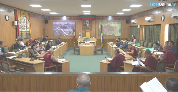 སྤྱི་འཐུས་གྲོས་ཚོགས་འཚོགས་མ་ཐུབ་པར་མི་མང་པོས་བློ་ཕམ་བྱེད་བཞིན་འདུག སྤྱི་འཐུས་གྲོས་ཚོགས་འཚོགས་མ་ཐུབ་པར་མི་མང་པོས་བློ་ཕམ་བྱེད་བཞིན་འདུག