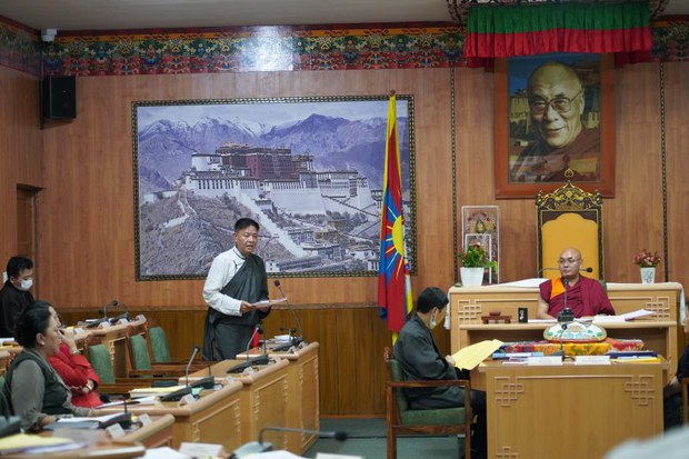 བཅའ་ཁྲིམས་བསྐྱར་བཅོས་ཀྱི་ཁྲིམས་འཆར་དེ་བཞིན་གནས་སྐབས་རིང་ཕར་འགྱངས་གནང་སོང་།