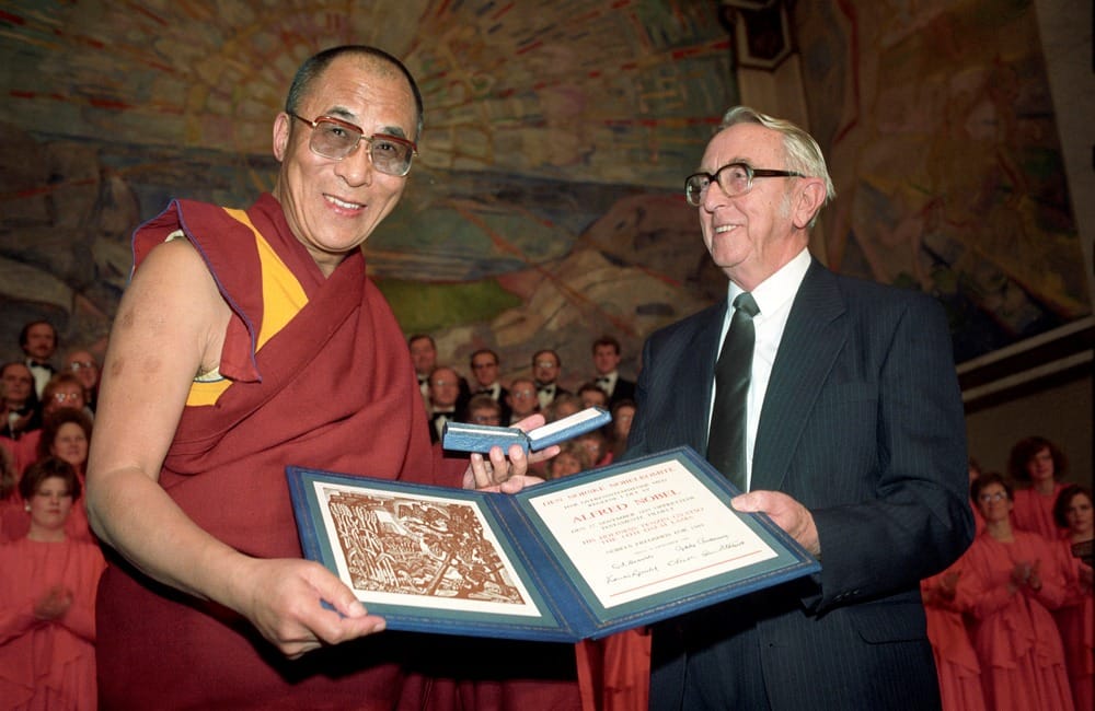 dalai-lama-nobel.jpg