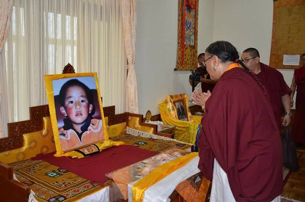 ས་སྐྱ་༧གོང་མ་ཁྲི་ཆེན་རིན་པོ་ཆེ་མཆོག་བྱེས་ཀྱི་བཀྲ་ཤིས་ལྷུན་པོར་པཎ་ཆེན་རིན་པོ་ཆེའི་འཁྲུངས་སྐར་མཛད་སྒོར་ཕེབས་སྐབས། ༢༠༡༧།༤།༢༥ ས་སྐྱ་༧གོང་མ་ཁྲི་ཆེན་རིན་པོ་ཆེ་མཆོག་བྱེས་ཀྱི་བཀྲ་ཤིས་ལྷུན་པོར་པཎ་ཆེན་རིན་པོ་ཆེའི་འཁྲུངས་སྐར་མཛད་སྒོར་ཕེབས་སྐབས། ༢༠༡༧།༤།༢༥