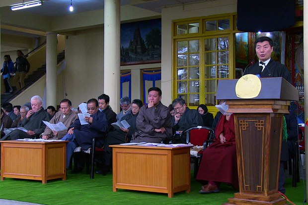 གསུམ་བཅུའི་དུས་དྲན་ཉིན་སྲིད་སྐྱོང་གིས་གཏམ་བཤད་གནང་བཞིན་པ། ༢༠༡༤།༣།༡༠