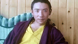 མགོ་ལོག་ཏུ་བོད་མི་བདུན་འཛིན་བཟུང༌།