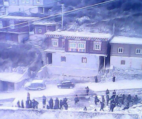 སྡེ་དགེ་དཔོན་མདའ་རུ་རྒྱ་ནག་གི་དམག་མང་པོ་འབྱོར་ཡོད་པ། སྡེ་དགེ་དཔོན་མདའ་རུ་རྒྱ་ནག་གི་དམག་མང་པོ་འབྱོར་ཡོད་པ།