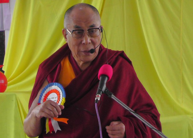 ༧གོང་ས་མཆོག་གིས་བྷན་ངྷ་ར་ནོར་རྒྱས་གླིང་གི་བོད་མི་དང་དད་ལྡན་པར་བོད་དོན་གལ་ཆེའི་བཀའ་སློབ་གནང་བཞིན་པ།