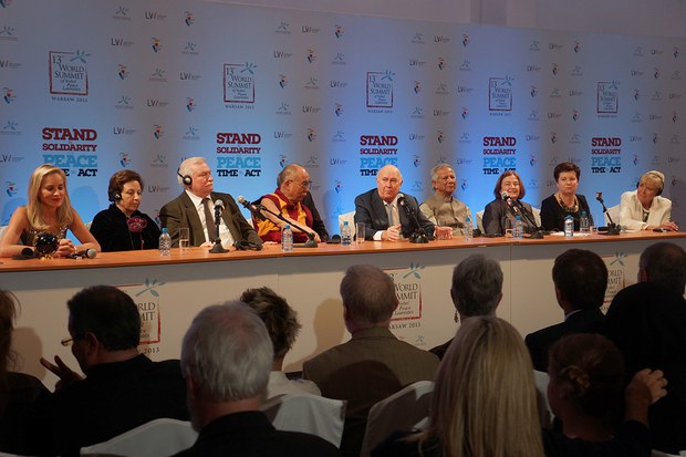 ༧གོང་ས་མཆོག་ནོ་སྦེལ་ཞི་བདེའི་གཟེངས་རྟགས་བཞེས་མཁན་རྣམ་པའི་ཆེས་མཐོའི་ལྷན་ཚོགས་ཐོག