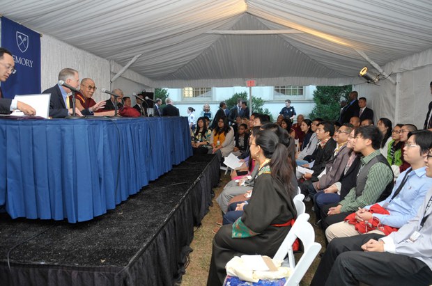 ༧གོང་ས་མཆོག་གིས་ཨ་རིའི་ཨེ་མོ་རེ་གཙུག་ལག་སློབ་གྲྭ་ཆེན་མོའི་ནང་གི་བོད་རྒྱའི་སློབ་ཕྲུག་ཁག་གཅིག་ལྷན་མཇལ་བ། ༧གོང་ས་མཆོག་གིས་ཨ་རིའི་ཨེ་མོ་རེ་གཙུག་ལག་སློབ་གྲྭ་ཆེན་མོའི་ནང་གི་བོད་རྒྱའི་སློབ་ཕྲུག་ཁག་གཅིག་ལྷན་མཇལ་བ།