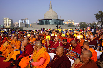 ༧གོང་ས་མཆོག་རྒྱལ་སྤྱིའི་ནང་པའི་ཚོགས་ཆེན་དུ་ཆིབས་བསྒྱུར།