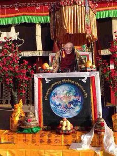 མདོ་སྨད་ཕྱོགས་སུ་༧གོང་ས་མཆོག་གི་སྐུའི་གྱ་སྟོན་བསུ་བཞིན་པ། ༢༠༡༥།༢།༡༩