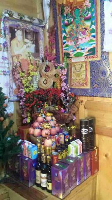 མདོ་སྨད་ཕྱོགས་སུ་༧གོང་ས་མཆོག་གི་སྐུའི་གྱ་སྟོན་བསུ་བཞིན་པ། ༢༠༡༥།༢།༡༩