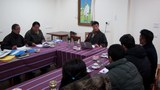 བོད་མིའི་སྒྲིག་འཛུགས་ཀྱི་་ལོ་འཁོར་སྔོན་རྩིས་འཆར་འབུལ་ལ་ཞིབ་འཇུག་སྐབས།