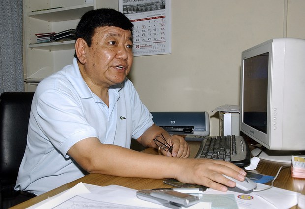 རྒྱ་གར་གྱིས་བལ་ཡུལ་གྱི་མིག་གི་སྨན་པ་ཞིག་ལ་པདྨ་ཤྲི་གཟེངས་རྟགས་འབུལ་བཞེས་གནང་རྒྱུ།