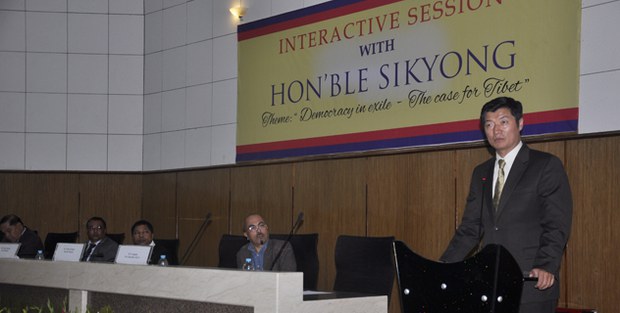 སྲིད་སྐྱོང་བློ་བཟང་སེང་གེ་མཆོག་ལ་མེ་གྷ་ལ་ཡ་མངའ་སྡེས་སྐུ་མགྲོན་གྱི་ཆེ་བསྟོད་ཞུས་སྐབས། སྲིད་སྐྱོང་བློ་བཟང་སེང་གེ་མཆོག་ལ་མེ་གྷ་ལ་ཡ་མངའ་སྡེས་སྐུ་མགྲོན་གྱི་ཆེ་བསྟོད་ཞུས་སྐབས།