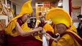 ༸སྐུ་བཅར་རྣམ་རྒྱལ་གྲྭ་ཚང་ནས་༸གོང་ས་མཆོག་ལ་གཟིམ་ཆུང་བརྟན་བཞུགས་བསྟར་འབུལ་ཞུས་པ།