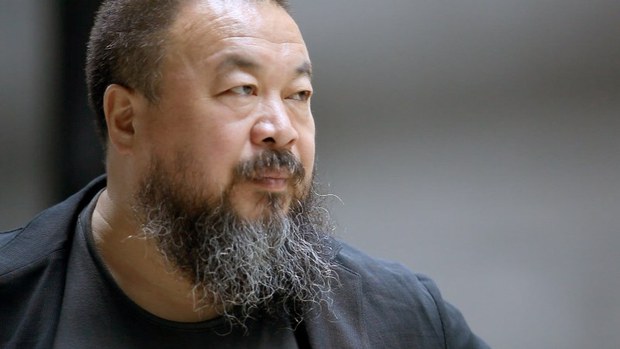 རྒྱ་རིགས་སྒྱུ་རྩལ་བ་ཨེ་ཝེ་ཝེ་Ai Weiwei་མཆོག་གི་ཉེ་པར། 