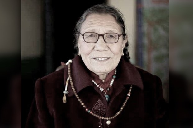 བོད་ཀྱི་བུད་མེད་ཆབ་སྲིད་བཙོན་ཟུར་ཨ་མ་ཨ་བདེ་ལགས།