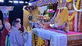 ༧གོང་ས་མཆོག་ལ་ནོ་སྦེལ་ཞི་བདེའི་གཟེངས་རྟགས་ཕུལ་བའི་དུས་ཆེན་གང་སར་སྲུང་བརྩི་གནང་འདུག