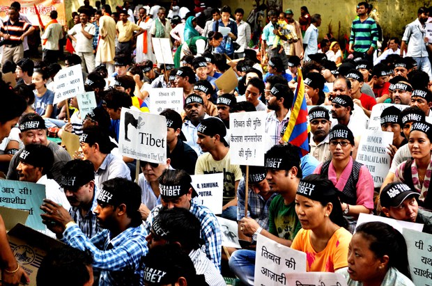 ཨེ་ཤ་ཡའི་ཡུལ་གྲུ་ནས་བོད་དོན་རྒྱབ་སྐྱོར། ཨེ་ཤ་ཡའི་ཡུལ་གྲུ་ནས་བོད་དོན་རྒྱབ་སྐྱོར།