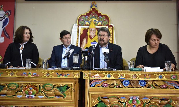 གྲོས་ཚོགས་འཐུས་མི་ཁག་ཅིག་གིས་བཞུགས་སྒར་དུ་གསར་འགོད་ལྷན་ཚོགས་འཚོགས་པ།