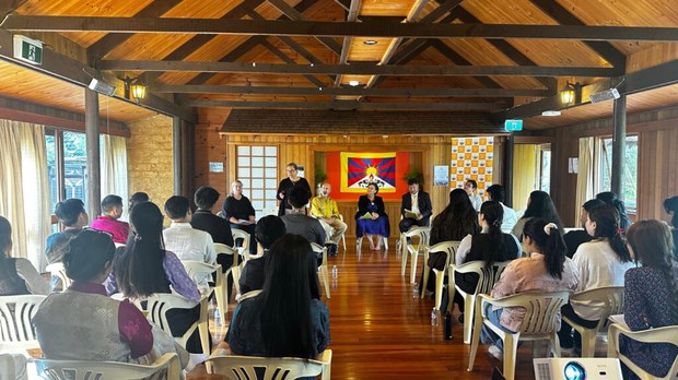 ཨོསི་ཊརེ་ལི་ཡར་བོད་རིགས་གཞོན་སྐྱེས་ཚོར་བོད་དོན་ཞུ་གཏུག་དང་འགོ་ཁྲིད་ནུས་བ་བསྐྱེད་སྲིང་གི་སྦྱོང་བརྡར་སྤྲོད་བཞིན་འདུག ཨོསི་ཊརེ་ལི་ཡར་བོད་རིགས་གཞོན་སྐྱེས་ཚོར་བོད་དོན་ཞུ་གཏུག་དང་འགོ་ཁྲིད་ནུས་བ་བསྐྱེད་སྲིང་གི་སྦྱོང་བརྡར་སྤྲོད་བཞིན་འདུག