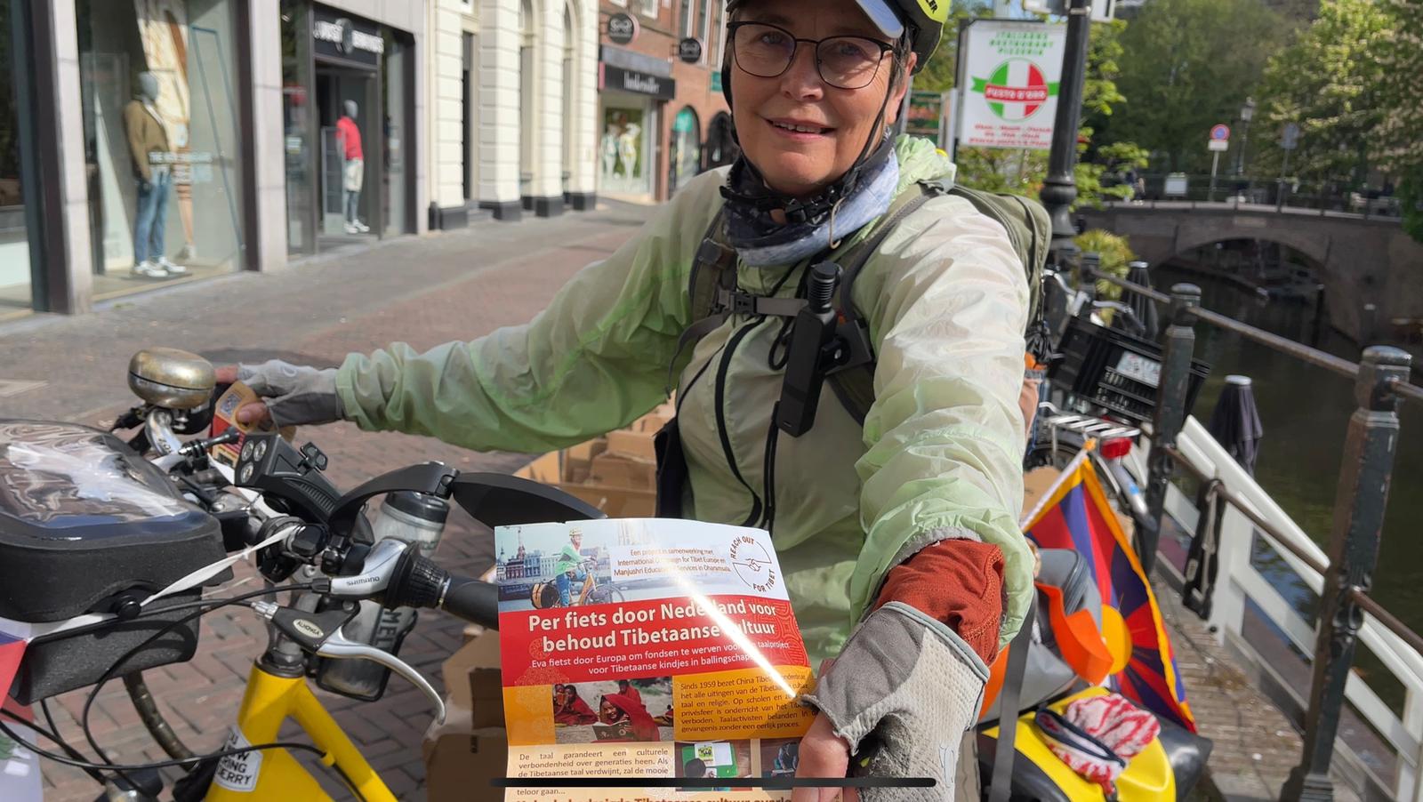 Eva Van Tulden bike for tibet (1).jpg