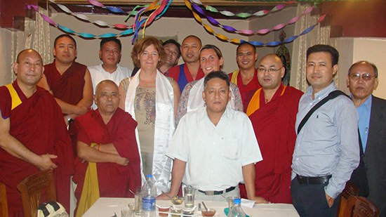 སྦེལ་ཇམ་གྲོས་ཚོགས་ཀྱི་འཐུས་མི་བཞུགས་སྒར་དུ་ཕེབས་བསུ། ༢༠༡༥།༩།༤ སྦེལ་ཇམ་གྲོས་ཚོགས་ཀྱི་འཐུས་མི་བཞུགས་སྒར་དུ་ཕེབས་བསུ། ༢༠༡༥།༩།༤