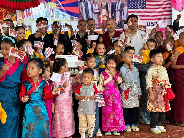 བོད་རྒྱའི་རྩོད་རྙོག་སེལ་བར་སྐུལ་འདེད་གཏོང་བའི་ཁྲིམས་ཡིག་གཏན་འབེབས་བྱུང་པར། བྷན་རྡ་ར་ནོར་རྒྱས་གླིང་དུ་རྟེན་འབྲེལ་ཞུས་འདུག