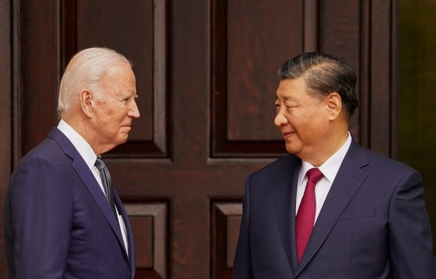 འཇོ་བྷའེ་ཊན་དང་ཞི་ཅིན་ཕིང་རྣམ་གཉིས་མཇལ་འཕྲད་སྐབས་བོད་ཚུད་དང་ཤར་ཏུར་ཀིར་ཐན་སོགས་ནང་རྒྱ་ནག་གཞུང་གིས་འགྲོ་བ་མིའི་ཐོབ་ཐང་རྡོག་རོལ་གཏོང་བཞིན་པར་བློ་འཚབ་ཡོད་པ་སྲིད་འཛིན་འཇོ་བྷའེ་ཊན་གྱིས་བརྗོད་འདུག འཇོ་བྷའེ་ཊན་དང་ཞི་ཅིན་ཕིང་རྣམ་གཉིས་མཇལ་འཕྲད་སྐབས་བོད་ཚུད་དང་ཤར་ཏུར་ཀིར་ཐན་སོགས་ནང་རྒྱ་ནག་གཞུང་གིས་འགྲོ་བ་མིའི་ཐོབ་ཐང་རྡོག་རོལ་གཏོང་བཞིན་པར་བློ་འཚབ་ཡོད་པ་སྲིད་འཛིན་འཇོ་བྷའེ་ཊན་གྱིས་བརྗོད་འདུག