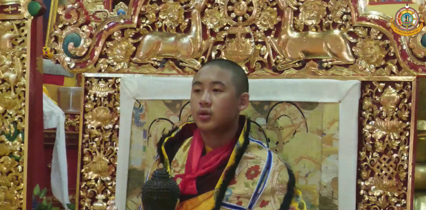 ༸སྐྱབས་རྗེ་འབོ་དཀར་མཆོག་སྤྲུལ་རིན་པོ་ཆེའི་མངའ་གསོལ་ཁྲི་འདོན་གྱི་མཛད་སྒོ།