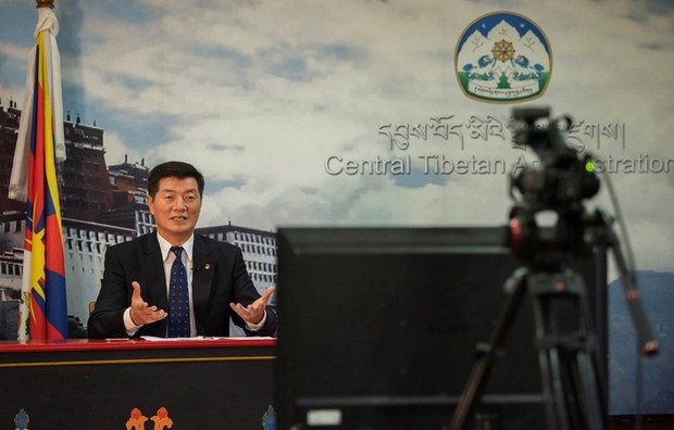 བོད་མིའི་སྒྲིག་འཛུགས་ཀྱི་སྲིད་སྐྱོང་བློ་བཟང་སེང་གེ་ལགས།