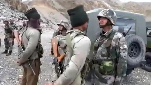 རྒྱ་དཀར་ནག་གཉིས་ཀྱི་ས་མཚམས་དམག་མི།
