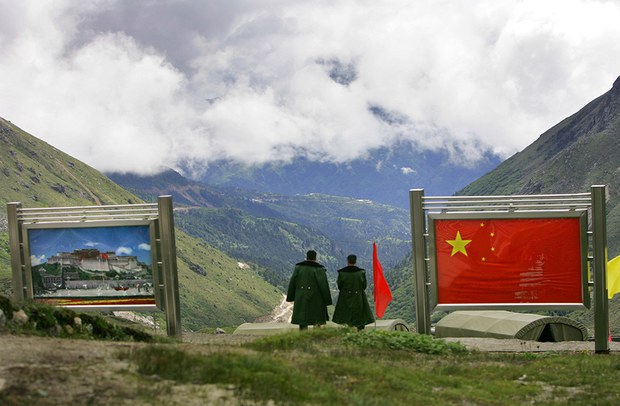 བོད་དང་ས་འབྲེལ་སྣ་སྟོད་ལ་(Nathula)་ས་མཚམས་སུ། ༢༠༠༦