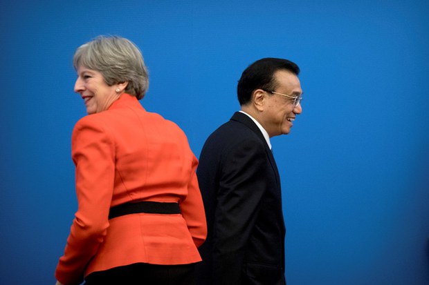 དབྱིན་ལེན་གྱི་སྲིད་བློན་ལྕམ་(Theresa May)་ལགས་དང་རྒྱ་ནག་གི་སྲིད་བློན་(Li Keqiang)གཉིས་པེ་ཅིན་དུ། ༢༠༡༨།༡།༣༡