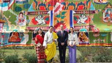 དབྱིན་ཇིའི་རྒྱལ་སྲས་དང་བཙུན་མོ་རྣམ་གཉིས་ཀྱིས་འབྲུག་གི་རྒྱལ་པོ་དང་བཙུན་མོར་ཐེངས་དང་པོར་མཇལ་འཕྲད་གནང་སྐབས། ༢༠༡༦།༤།༡༤