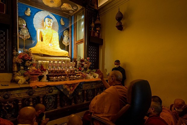 སྟོན་པ་ཤཀྱཱ་ཐུབ་པ་ནི་ང་ཚོའི་སྟོང་ཉིད་དང་བྱམས་སྙིང་རྗེ་ཡི་སྲོལ་འབྱེད་མཁན་ཡིན། ༧གོང་ས་མཆོག་གིས།