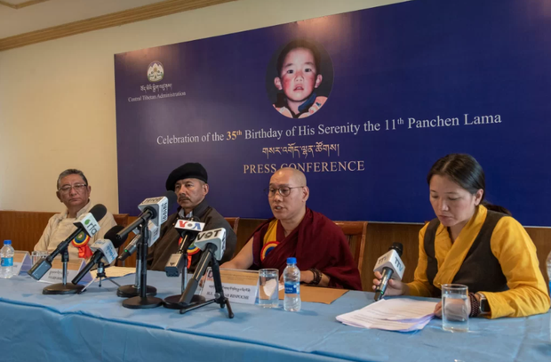 ཧེ་མ་ལ་ཡའི་ནང་པའི་དབུ་ཁྲིད་རྣམ་པས་མཉམ་འབྲེལ་གྱི་གསར་འགོད་ལྷན་ཚོགས་ཤིག་སྐོང་ཚོགས་གནང་སྟེ་གར་སོང་ཆ་མེད་དུ་གྱུར་བའི་པཎ་ཆེན་སྐུ་ཕྲེང་ ༡༡ པ་གློད་གྲོལ་གཏོང་དགོས་པའི་དགོས་འདུན་བཏོན་གནང་འདུག
