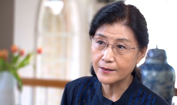 རྒྱ་ནག་དམར་ཤོག་ཚོགས་པའི་སློབ་གྲྭའི་སློབ་དཔོན་ཟུར་པ་ཚའེ་ཞཱ།