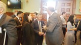 ཁེ་ཎ་ཊའི་གྲོང་ཁྱེར་ཀྲོན་རོན་ཀྲོ་མངའ་སྡེའི་གྲོས་ཚོགས་ཀྱི་ཚོགས་ཁང་ནང་དུ་བོད་ཀྱི་ཉིན་མོ་ཐེངས་བདུན་པ་སྲུང་བརྩི། ༢༠༡༩།༥།༡༣