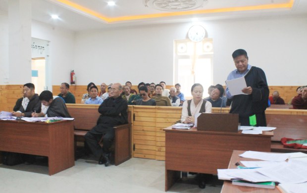 ཆེས་མཐོའི་ཁྲིམས་ཞིབ་ཁང་གིས་ཁ་མཆུ་ཨང་༢༠་པའི་གྱོད་དོན་ཐད་ཞིབ་གཅོད་ཉན་ཞིབ་ཐེངས་གསུམ་པ་གནང་སྐབས། ༢༠༡༩།༧།༢༤ ཆེས་མཐོའི་ཁྲིམས་ཞིབ་ཁང་གིས་ཁ་མཆུ་ཨང་༢༠་པའི་གྱོད་དོན་ཐད་ཞིབ་གཅོད་ཉན་ཞིབ་ཐེངས་གསུམ་པ་གནང་སྐབས། ༢༠༡༩།༧།༢༤