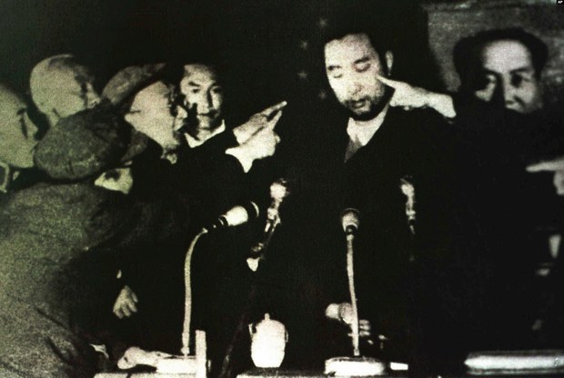 རྒྱ་ནག་གཞུང་གིས་ལོ་རྒྱུས་ལ་འཁྱོག་བཤད་ཀྱིས་བོད་བཅིངས་གྲོལ་ཟེར་བ་བཏང་ཚུལ་དྲིལ་བསྒྲགས།