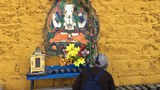 རྒྱ་ནག་གཞུང་གིས་༧གོང་ས་མཆོག་དང་གཞིས་བཞུགས་བོད་མིའི་བར་འབྲེལ་ལམ་གཅོད་རྒྱུའི་སྲིད་བྱུས་སྣ་ཚོགས་གཏིང་བཞིན་འདུག