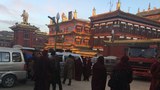རྒྱ་གཞུང་གིས་ཐོག་རྩེག་ཅན་གྱི་སྡོད་ཤག་བརྒྱབ་སྟེ་བཙུན་མ་རྣམས་གནས་སྤོས་བྱས་པ།