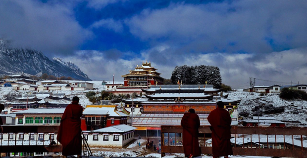 ཀིརྟི་རིན་པོ་ཆེའི་འཁྲུངས་སྐར་ཚེས་ལ་ཉེ་བ་དང་བསྟུན་རྒྱ་ནག་གཞུང་གིས་འཁྲུངས་སྐར་སྲུང་བརྩི་མི་ཆོག་པའི་ཉེན་བརྡ་གཏོང་བཞིན་ཡོད་འདུག