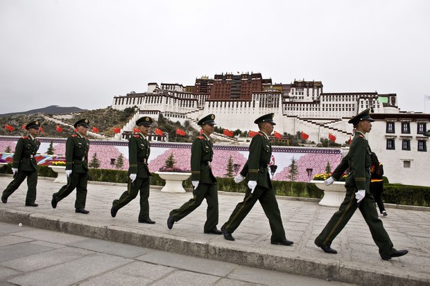 གསུམ་བཅུའི་དུས་དྲན་སྐབས་དང་ས་བྱི་ཞི་རྒོལ་དུས་ཚེས་བསླེབ་ལ་ཉེ་བ་དང་བསྟུན་ལྷ་སར་ཞིབ་བཤེར་ལྟ་རྟོག་བྱེད་ཤུགས་ཆེ་རུ་གཏོང་བཞིན་འདུག