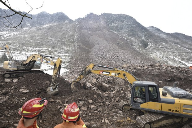 རྒྱ་ནག་ནང་རི་ཉུལ་བྱུང་སྟེ་ཉུང་མཐར་མི་བརྒྱད་རྐྱེན་འདས་དང་མི་མང་པོ་ས་འོག་ཏུ་མནན་འདུག
