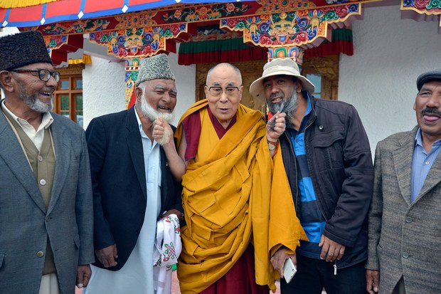 ༧གོང་ས་སྐྱབས་མགོན་ཆེན་པོ་མཆོག་ལ་དྭགས་ཟངས་དཀར་ཁུལ་དུ། ༢༠༡༧།༧།༡༧